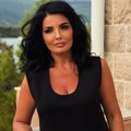 Milena Popović preplanula u miniću Oglasila se sa mora i pokazala kako uživa! Iza nje prelep pogled, a ona blista (foto)