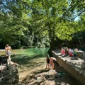 "Bog ovde nije štedeo kad je delio lepotu": Ova plaža u Srbiji je pravi biser koji je zasenio mnoga kupališta