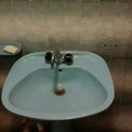 Ovom kafiću nije potrebno ogledalo u toaletu: Vlasniku na pamet pala urnebesna ideja (foto)