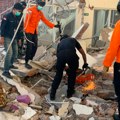 "Odjednom je počelo da se trese i uhvatila me je panika": 20 poginulih u razornom zemljotresu u Indoneziji.