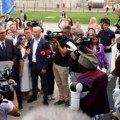 Roboti Milutin i Dragutin dočekali Vučića na otvaranju fabrike u Šapcu: "Srbija ide napred"