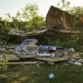 Desetine kuća uništeno: Razorni tornado pogodio Indijanu i Arkanzas, postavljena skloništa za ljude koji su ostali bez…