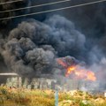Veliki požar u Osijeku se ne smiruje: Vatrogasac upao u tečnu plastiku, lekari mu se bore za život! Vetar nosi dim ka gradu