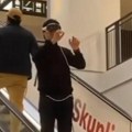 "Ovo je sužena stvarnost, a ne proširena" Prvi snimak iz Beograda, mladić hoda sa virtualnim naočarima, u komentarima haos!