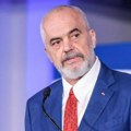 Огласио се Рама након што је гурнуо новинарку: Скандалозна изјава албанског премијера