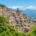 U Italiji se bore da kuće prodaju za jedan evro, ali ne ide – kako i zašto