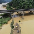 Poplave u centralnoj Kini nakon pucanja brane