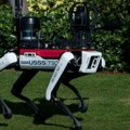 "Ne mazite ga": Zašto robotski psi patroliraju Trampovim imanjem