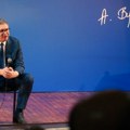 EWB: Kako je Vučić „uspeo“ da ga Zapad istovremeno i ruši i podržava