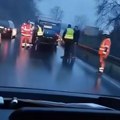 (Video) Karambol širom Beograda zbog poledice: Auto se prevrnuo na krov, na Miljakovcu vozač slupao vozila i pobegao, a sa…