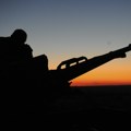 Zvecka se ratom: Da li je veća vojna potrošnja najbezbolnija opcija?