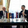 Đurić sa poslanikom nemačkog Bundestaga Peterom Bajerom o saradnji dve zemlje