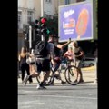 VIDEO „Bogdanović trči u istoriju“: Scena na blokadi pešačkog prelaza postala hit