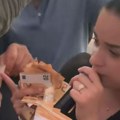 Mreže gore zbog ovog snimka: Indiru su gosti zasuli novčanicama, ljudi u šoku "Više nego Ronaldo u sekundi"