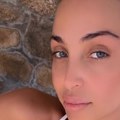 Maja Berović bez trunke šminke: Snimila se u bikiniju, grudi u prvom planu, a ljudi ne veruju koliko ima godina (foto)
