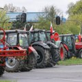 Poljski poljoprivrednici traktorima blokirali granični prelaz sa Ukrajinom