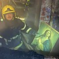 Čudo u Senti: Porodična kuća skoro potpuno izgorela ali ikona ostala nekatnuta FOTO