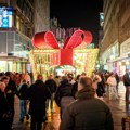 Pun centar Beograda u novogodišnjoj noći: Srbi i strani turisti se vesele uz trubače na više lokacija (foto)