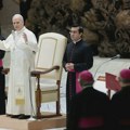 Papa upozorio na rizik od AI: Tehnologija treba da bude servis ljudima, a ne da ih zameni