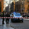 Zaleteo se u pešake brzinom od 160 na sat, pa potegao nož. Pomahnitali vozač namerno pokosio ljude u Italiji, dvoje se bori za…