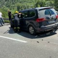 SMRskana vozila, u jednom beba od 15 dana! Teška saobraćajka na Ibarskoj magistrali: Saobraćaj obustavljen, više povređenih…