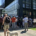 FOTO Profesori i sindikati pred sednicu Senata traže novo glasanje o Mihiću: "Poštujte procedure"