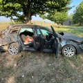 Stravična saobraćajka kod Šida: Petoro povređenih u sudaru dva automobila, jedna osoba nađena u žbunju 200 metara od mesta…