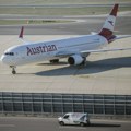 Muškarac preskočio ogradu od piste pa se ušunjao u avion i prespavao u njemu