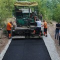 Novi asfalt u Matarugama, slede radovi u Potkršu