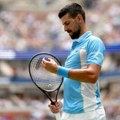 A šta je sa tenisom?! Novak rešio da se oproba u ovom sportu, fanovi u šoku