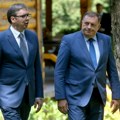 Situacija po srpski narod veoma teška i složena: Vučić razgovarao sa Dodikom