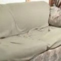 Mama kupila deci polovan kauč Kada je videla za šta je zapravo korišćen, vilica joj je pala od šoka! (video)