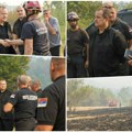 Dačić na Vidliču gde se vatrogasci neumorno bore sa stihijom: Sumnja se da je uzrok bio udar groma (foto)