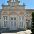 Oronula fasada jedne od najlepših i najznačajnih zgrada u Nišu