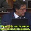Poslanik Petrović Gašiću: Dok sam ja znao činove, vi ste učili da izvlačite fuge u kupatilima