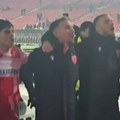 Pogledajte kako su fudbaleri Zvezde slavili sa Delijama posle večitog derbija: baklja i pesma za Olimpijakos