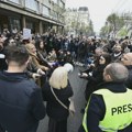 "Насиље долази из врха власти": Протест медијских удружења испред Председништва, блокирана Улица краља Милана