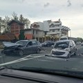 Strašni prizori nasred ulice kod Užica: Težak sudar 2 vozila, osoba bez svesti prevezena u bolnicu! Formirane velike kolone…