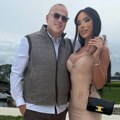 "Razlika u godinama je toliko velika da ćete se šokirati" Aleksandra objavila sliku sa tri decenije starijim biznismenom koji…