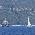 Poginulo troje ljudi u sudaru katamarana i jedrilice kod hrvatske obale, za jednom osobom se traga