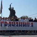 Grupa meštana Gračanice organizovano krenula u Beograd na skup "Srbija jedna porodica"