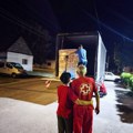 VIŠE OD 56 PALETA POMOĆI ZA VATROGASCE: Voda i hrana stigle i u Deliblatsku peščaru