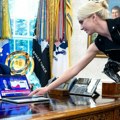 Uzbuna u Vašingtonu zbog Trampove najbliže asistentkinje