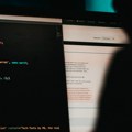Više od 1.700 sajber incidenata u 2025: Lažne poruke i "WhatsApp" prevare najčešće, AI otežava prepoznavanje
