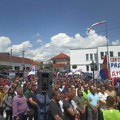 U Gračanici skup skup podrške Srbima sa severa KiM, građani se okupili u još nekoliko mesta (foto, video)
