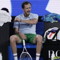 Uzeli mu sve! Danil Medvedev ne može da veruje kako je kažnjen zbog niza incidenata na Australijan openu 2025