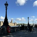 U Londonu vojna povorka i preleti aviona, početak proslave Dana pobede