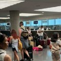 "Stojimo ovde satima, tužićemo: Ih!" Nema kraja agoniji srpskih turista zarobljenih na Kipru, agencija se konačno oglasila, a…