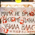 Dželat, koji pere krvave ruke spomenikom