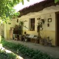 U Bačkom Monoštoru stogodišnja zemljana kuća i dalje prima goste